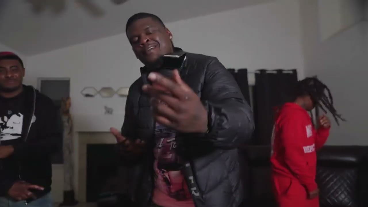 Bigwhoaaa - Johnny bravo (official video)