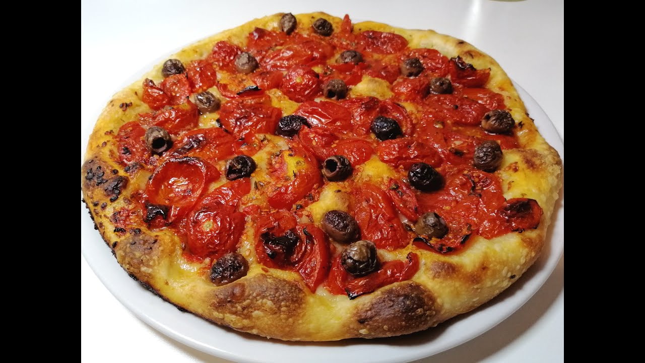 Focaccia barese classica preparata con il li.co.li, più ricetta con il lievito di birra