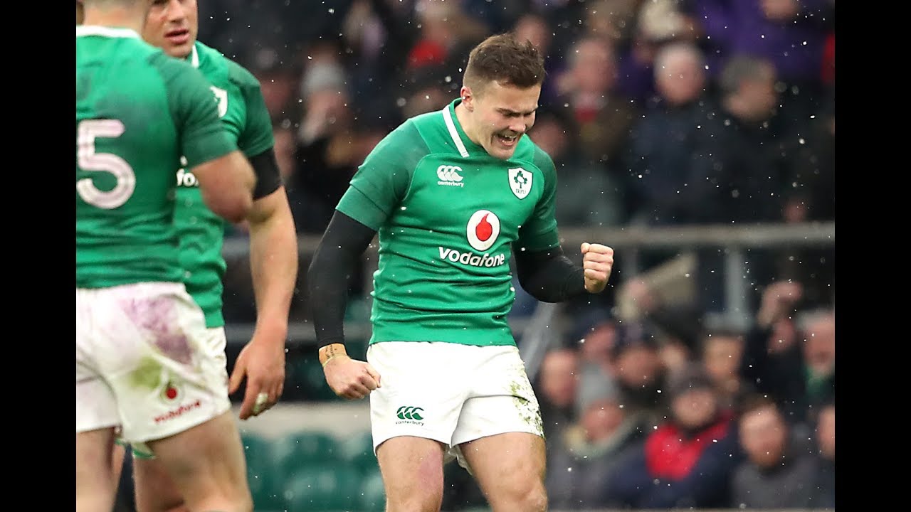 Jacob Stockdale scores amazing try with one hand finish! | NatWest 6 Nations