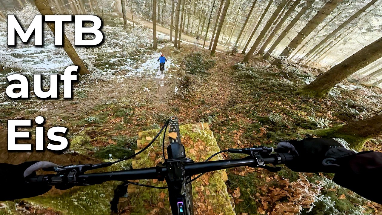 Biken im Winter auf Schnee und Eis endet mit Crash