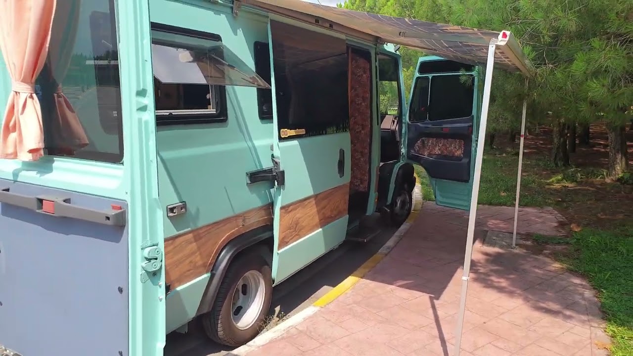 Mercedes Vario Retro