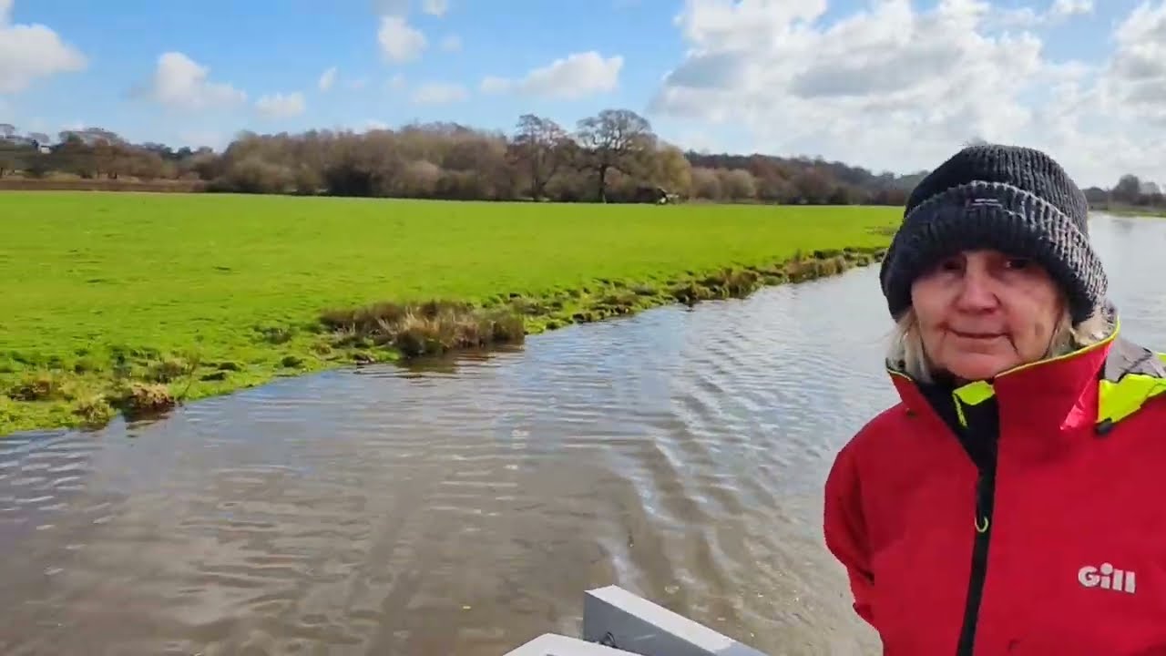 Electric narrowboat OKI 5-85