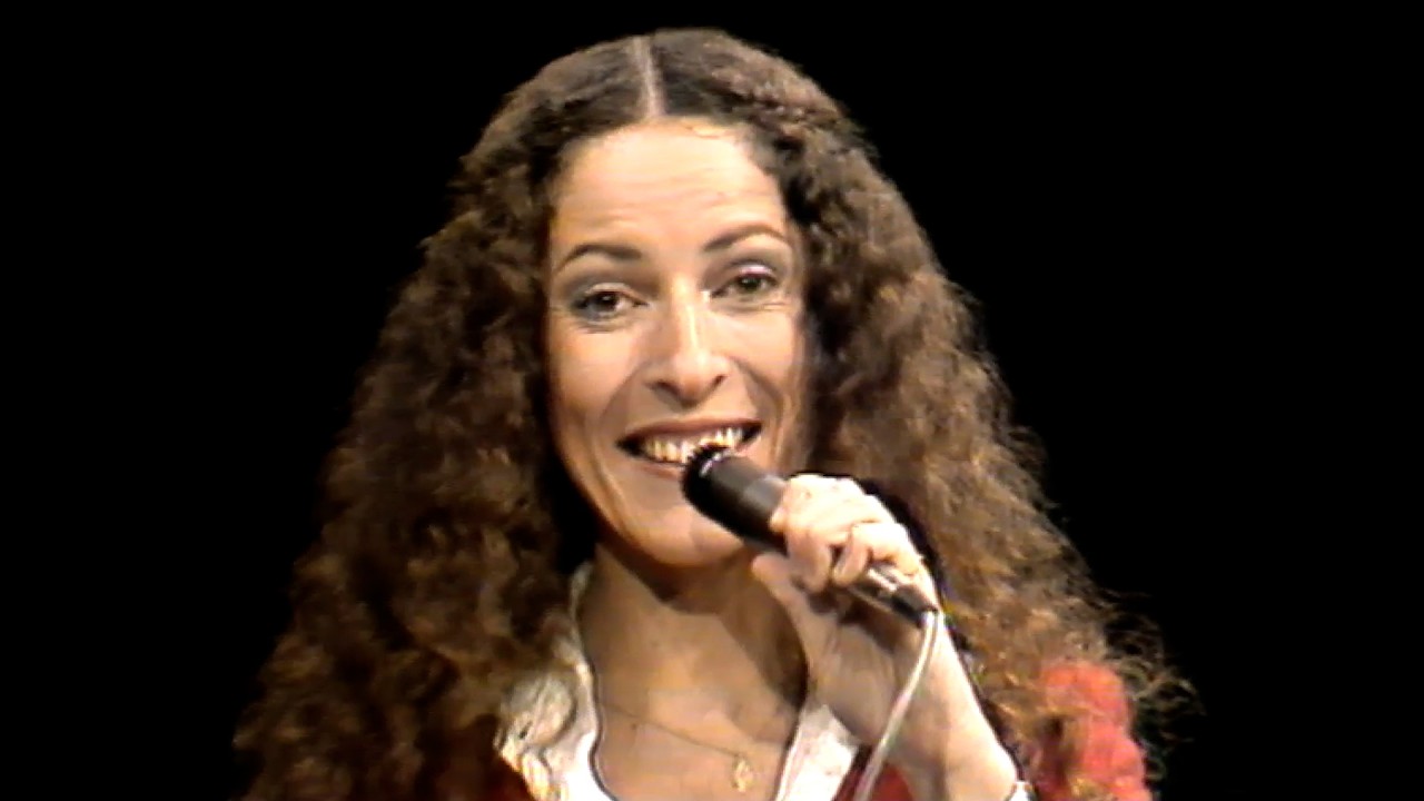 יהודית רביץ - ארבע לפנות בוקר | קליפ