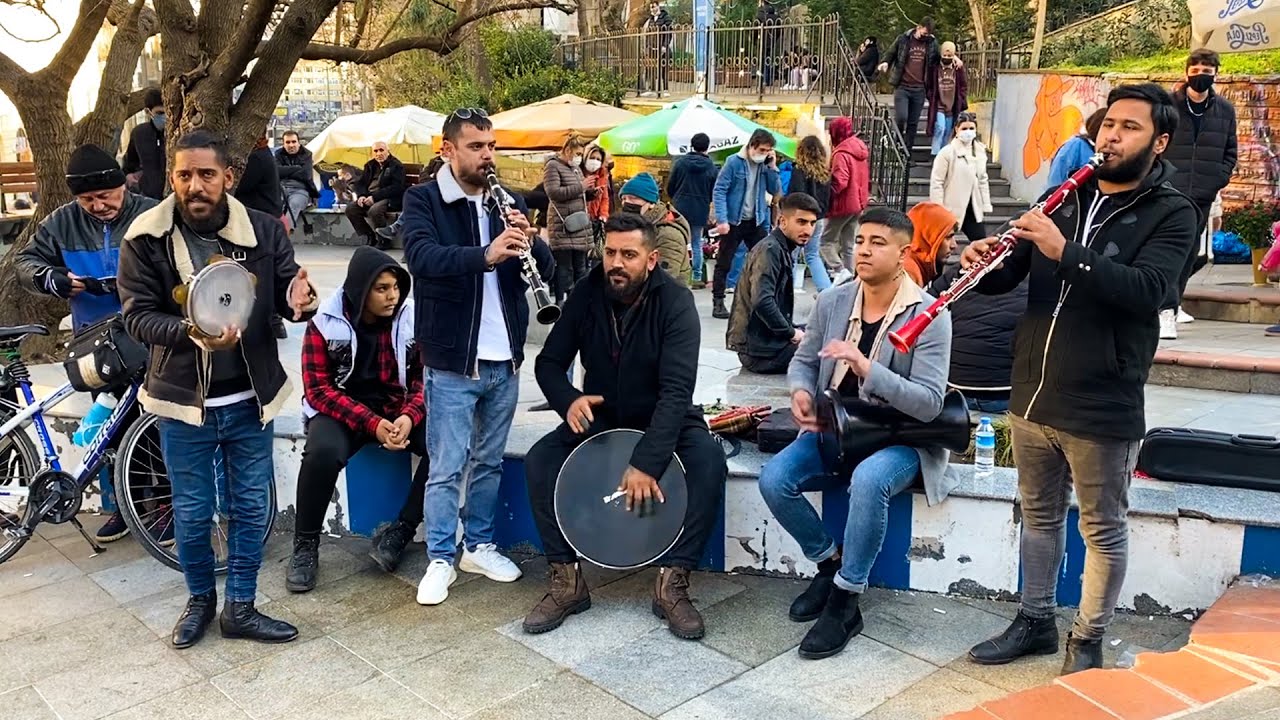 Incredible Street Music in Istanbul 🎷 Try Not to Dance!