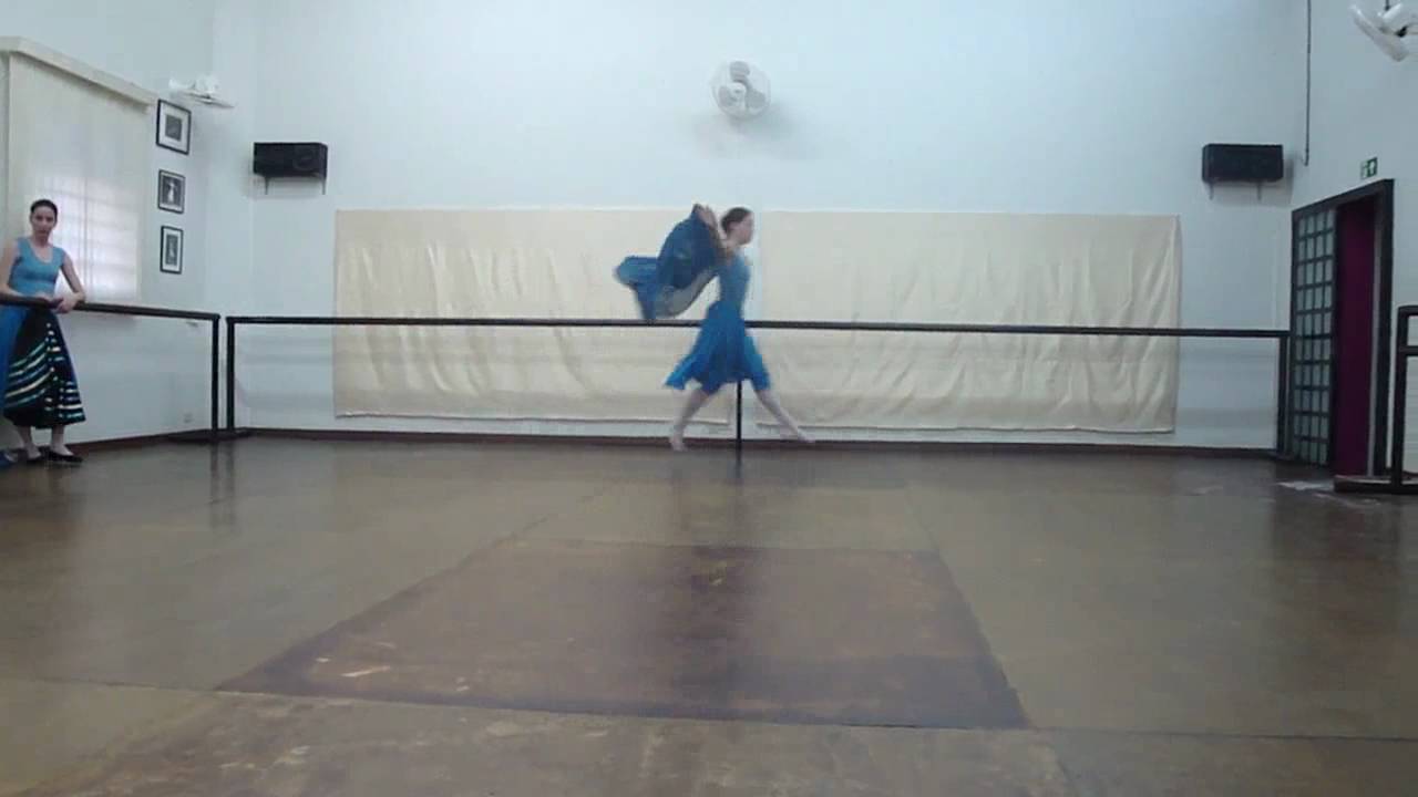 RAD - Grade 8 Mouvement Libre Dramatic