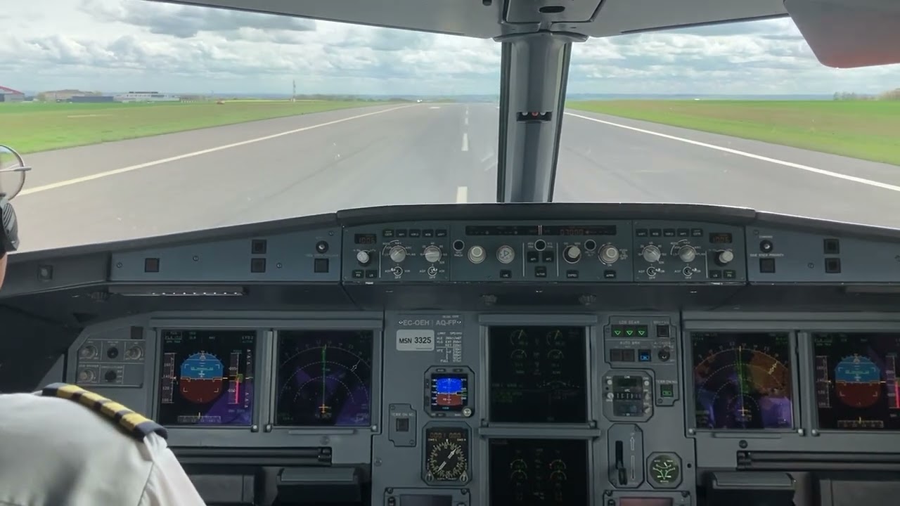D&eacute;collage Caen Volotea A320 piste courte (cockpit takeoff short runway)