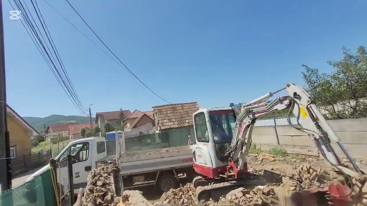 Takeuchi tb225 încărcare moloz / Loading rubble 