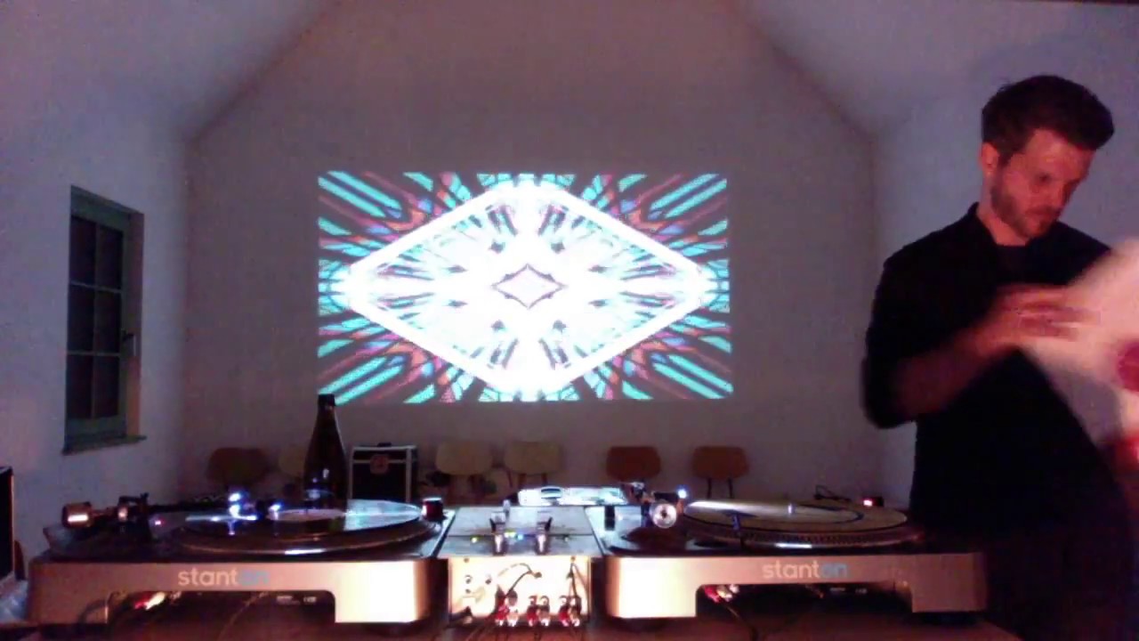 #2  DJ LIVE PROJEKT - Love Boat Soul - DJ CORRESPONDENT