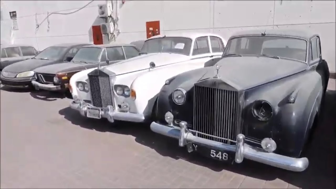 Abandoned classic Rolls Royces in Dubai