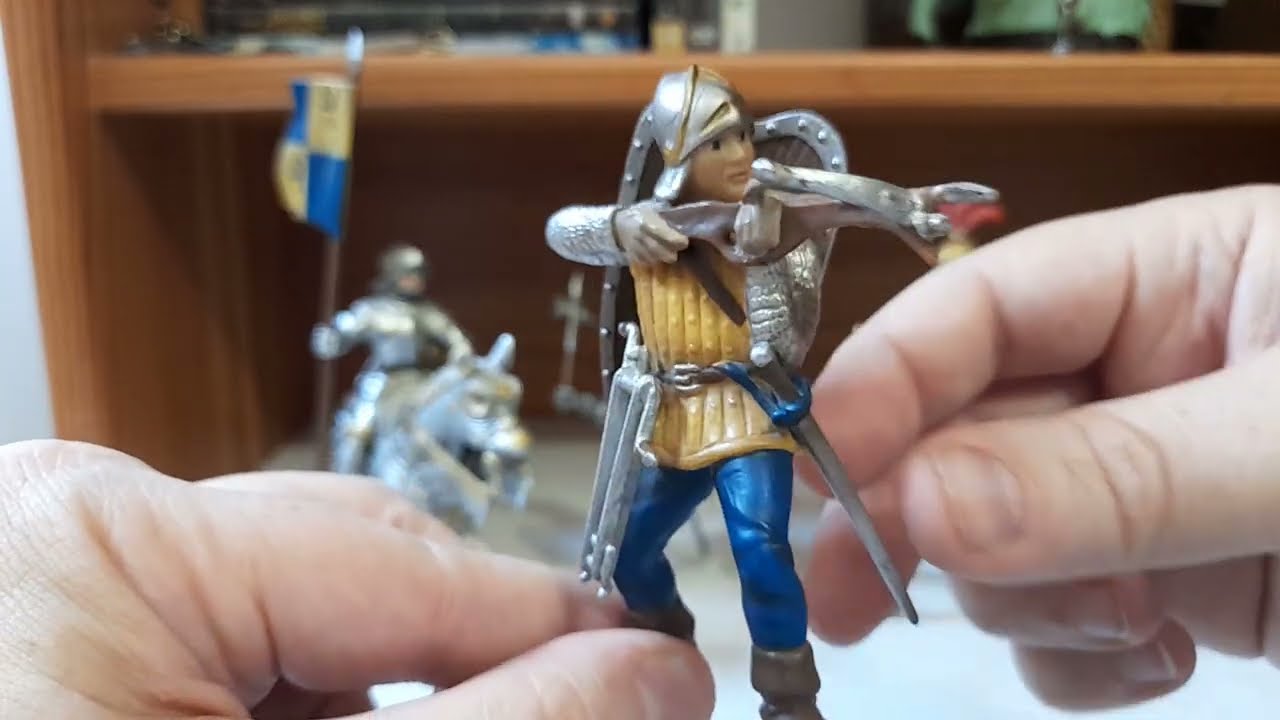 Schleich knights: crossbower, war hammer, mounted knights