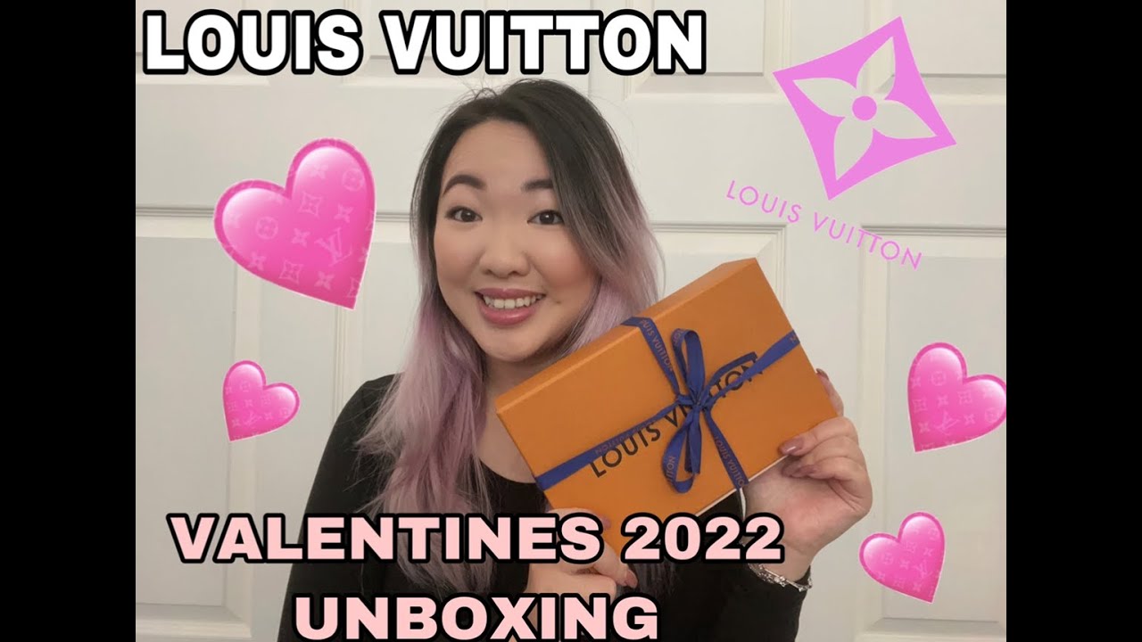 NEW LOUIS VUITTON VALENTINES 2022 MINI POCHETTE ACCESSORIES UNBOXING & FIRST IMPRESSIONS| WORTH IT?