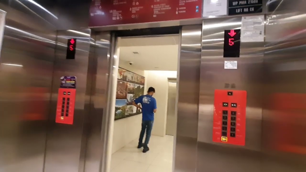(BASIC CAMERA) Hitachi Elevator at Sunway Putra Mall in Kuala Lumpur, Malaysia