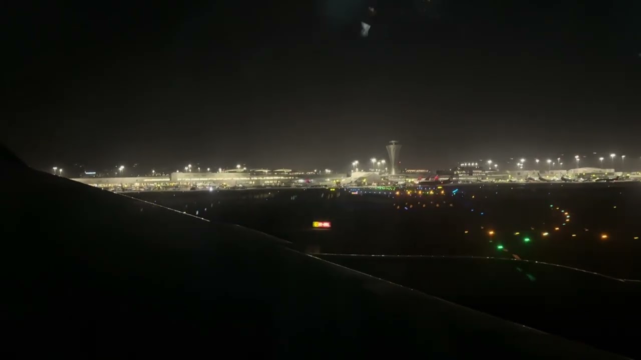 Vietnam Airlines Airbus A350-941 taxi & takeoff in SFO full red eye flight to Ho Chi Minh City