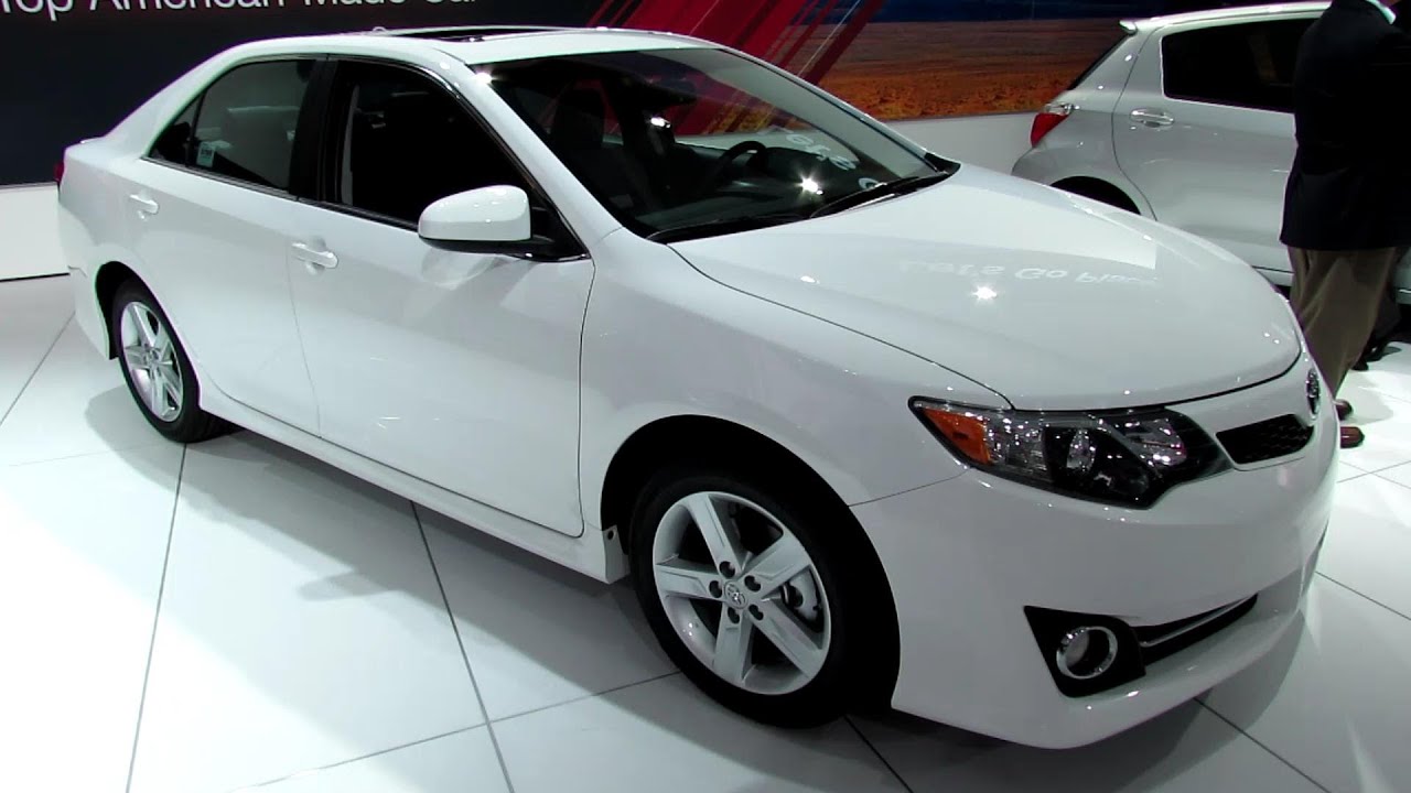 2013 Toyota Camry SE - Exterior and Interior Walkaround - 2013 Detroit Auto Show