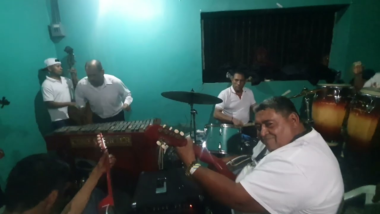 conjunto america El Tiburón