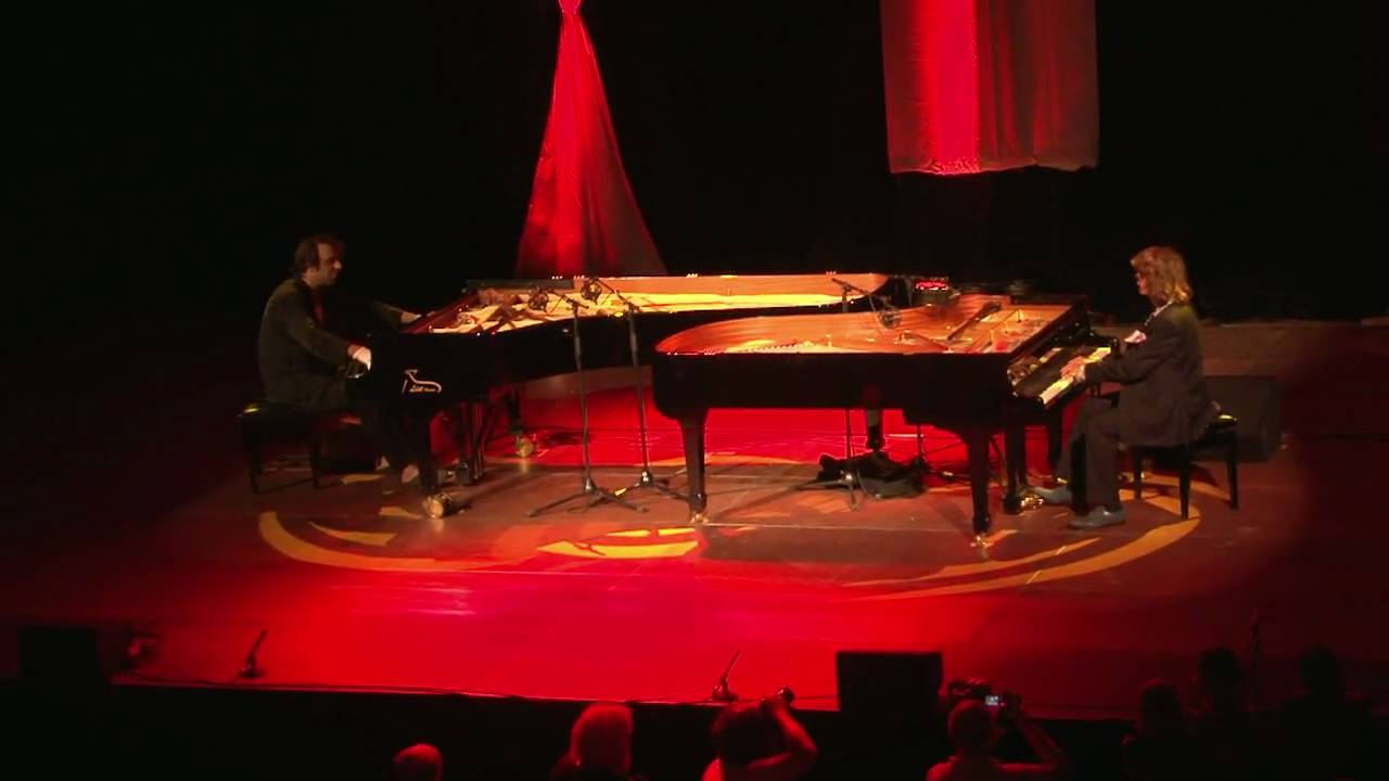 Helge Schneider und Chilly Gonzales am Piano - Traumzeit Duisburg 2010