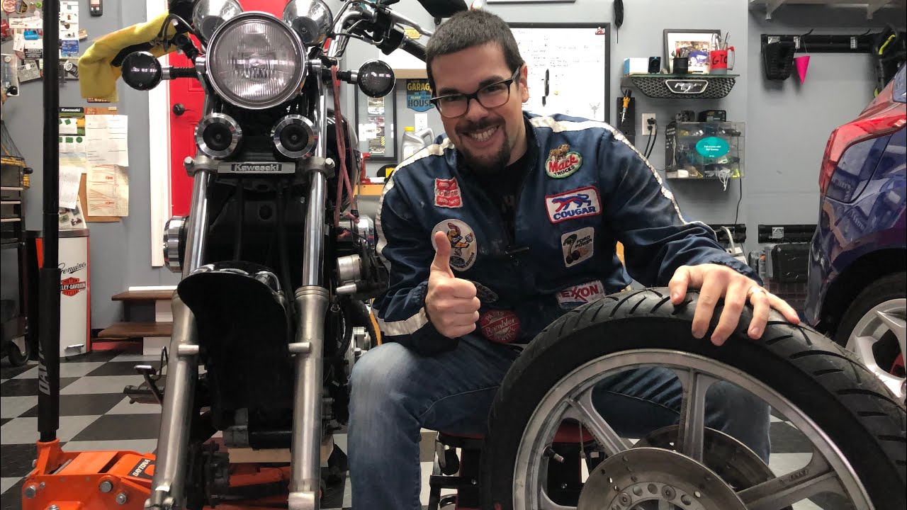 Как снять переднее колесо на Kawasaki Vulcan 750
