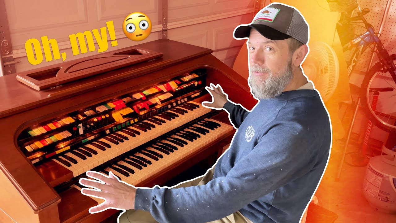 What's Inside the Lowrey Promenade Electric Organ?