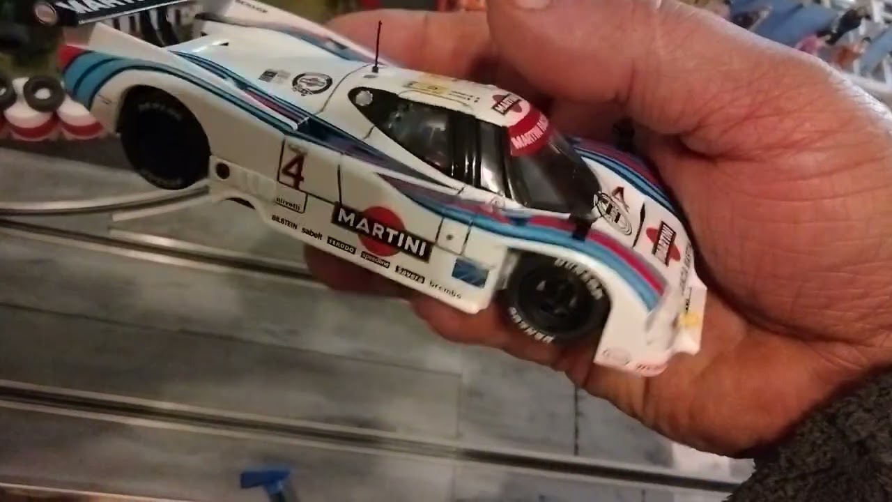 Обзор игрового автомата Lancia LC2 Martini от Slot It. Она очень крутая.