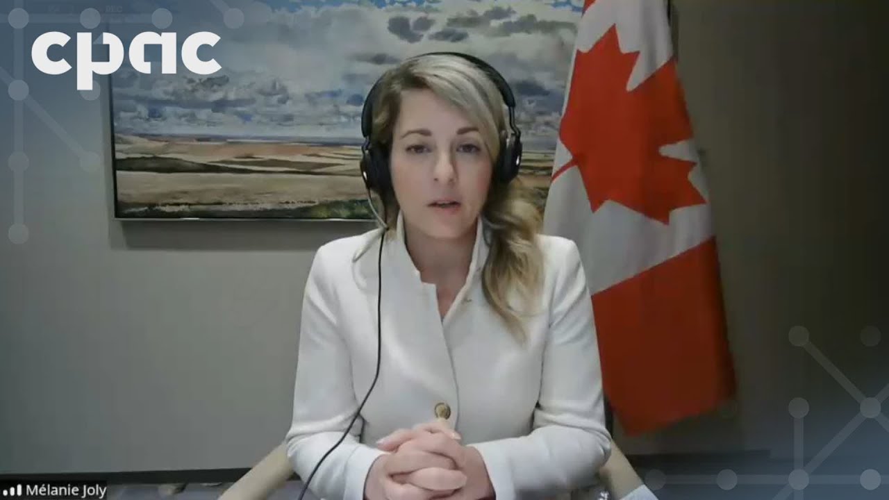M&eacute;lanie Joly speaks with reporters during visit to South Korea and Japan &ndash; November 26, 2025