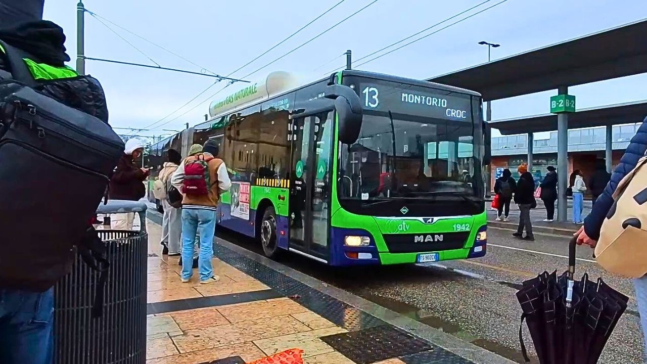 VERONA Italy 🇮🇹 Bus Ride | Porta Nuova Train Station to City Center