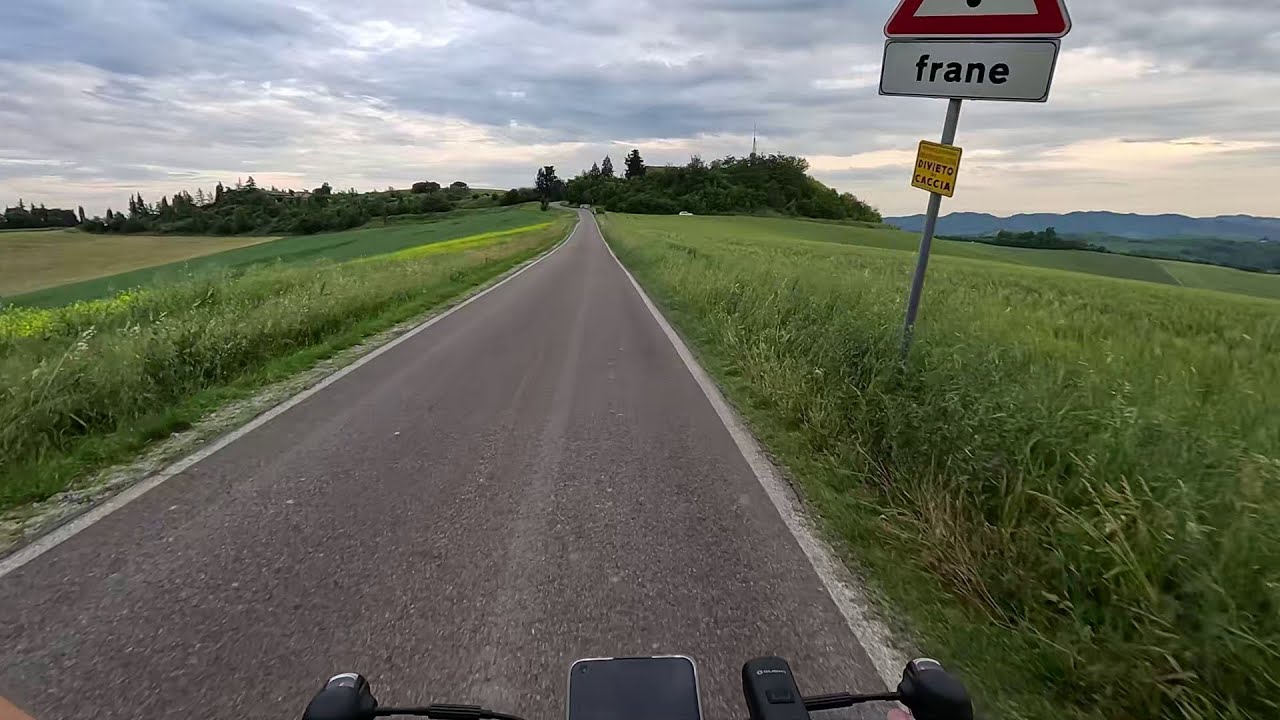 Tramonto tra le colline di Imola e l'autodromo