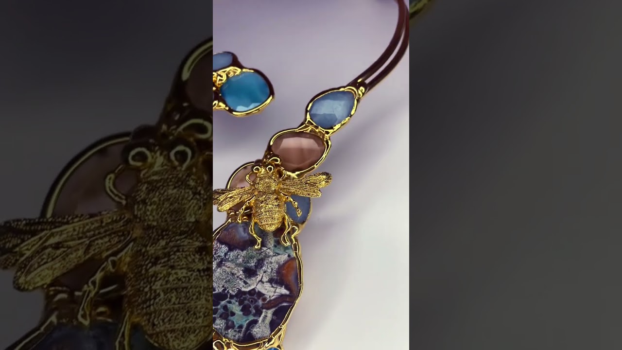 ⭐️Collana APE 🐝 Pietre Dure e cristalli con dettagli oro #manubijoustore #gioielli #collana