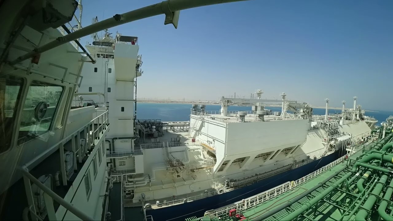 LNG CARRIER AT EGYPT!!