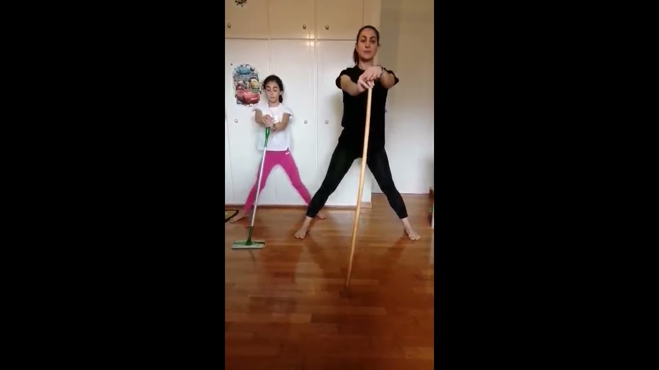 Mommy and daughter workout - Part 1...by Tzelena - &Sigma;&chi;&omicron;&lambda;ή &chi;&omicron;&rho;&omicron;ύ &Epsilon;. &Mu;&pi;&omicron;&upsilon;&rho;&tau;&zeta;ί&kappa;&omicron;&upsilon;
