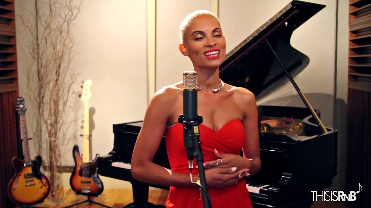 Goapele Performs 