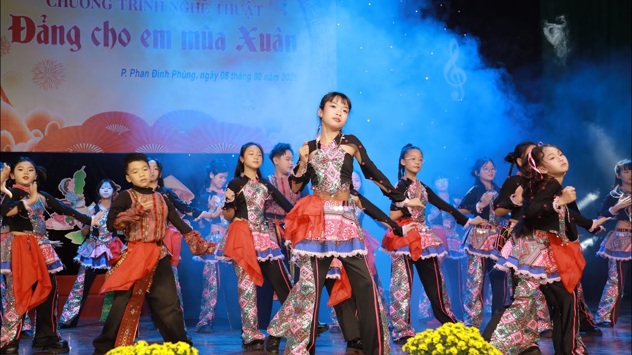 Nhẩy Mashup gieo quẻ đồng cô đất Việt/ Văn nghệ mừng Đảng mừng Xuân #trendinh #dance #hocnhayonline 