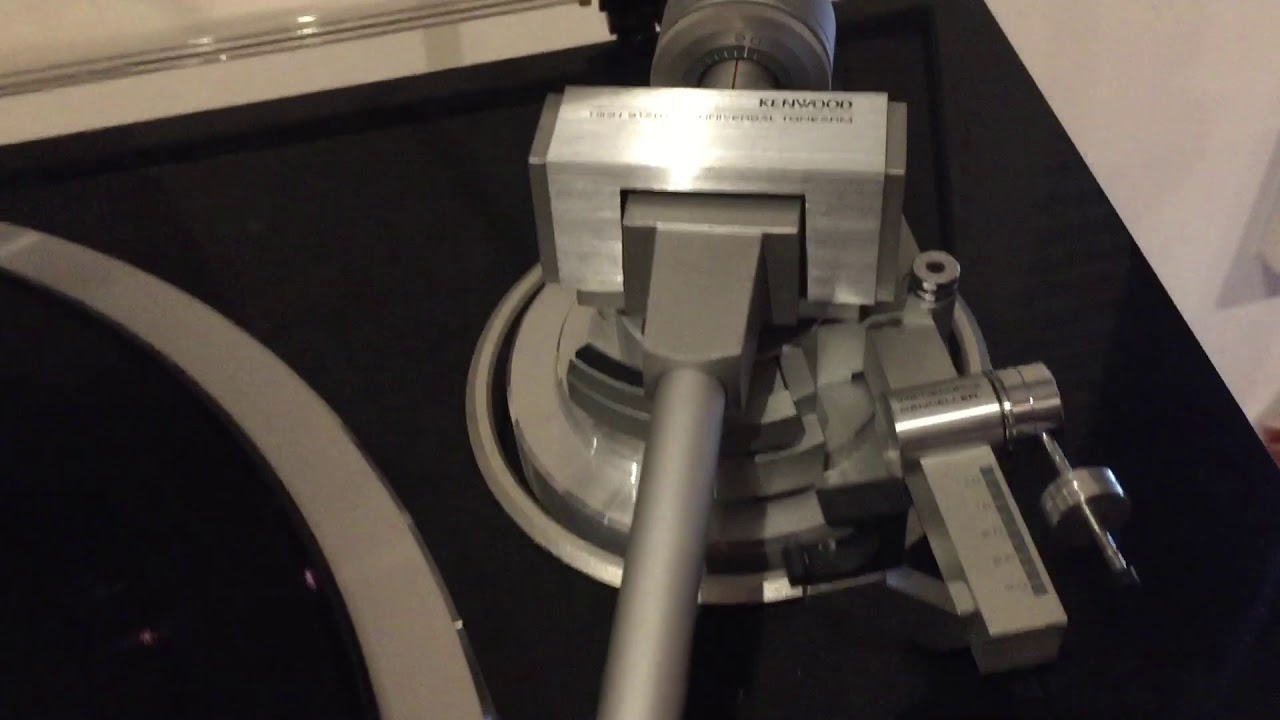 Kenwood KP-7010 turntable