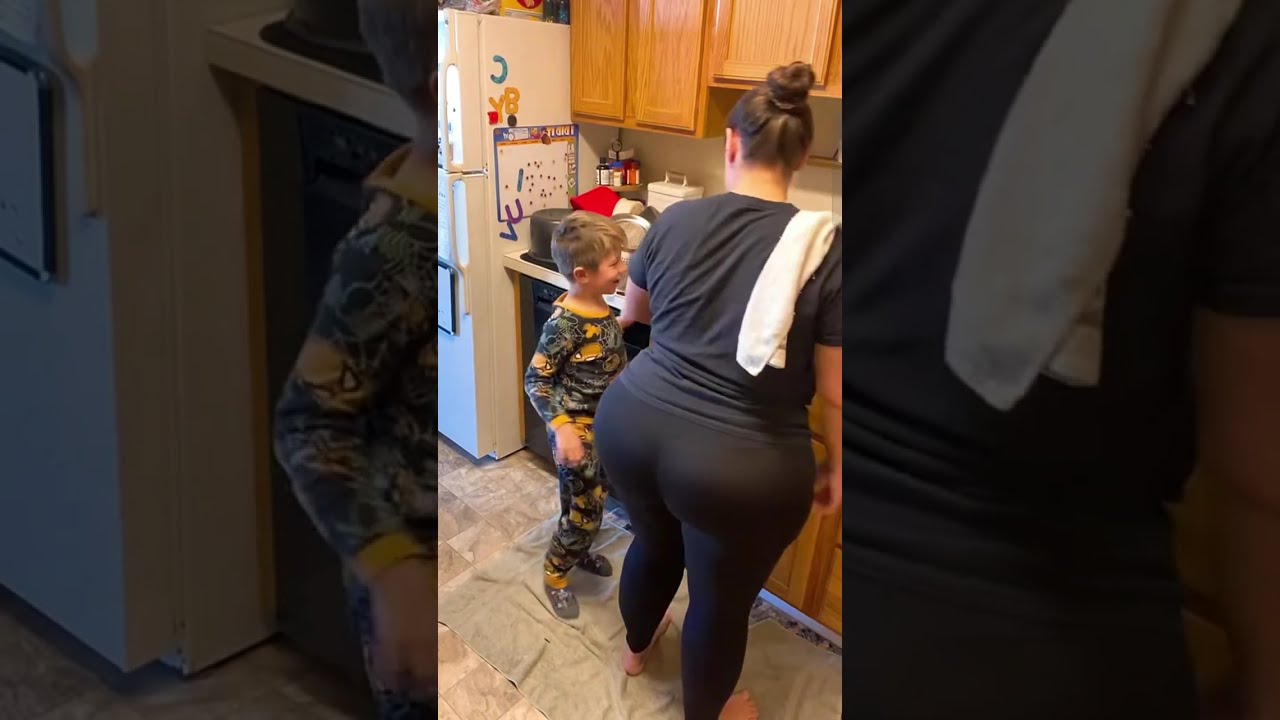 daily vlog washing dishes and cooking with children in the kitchen