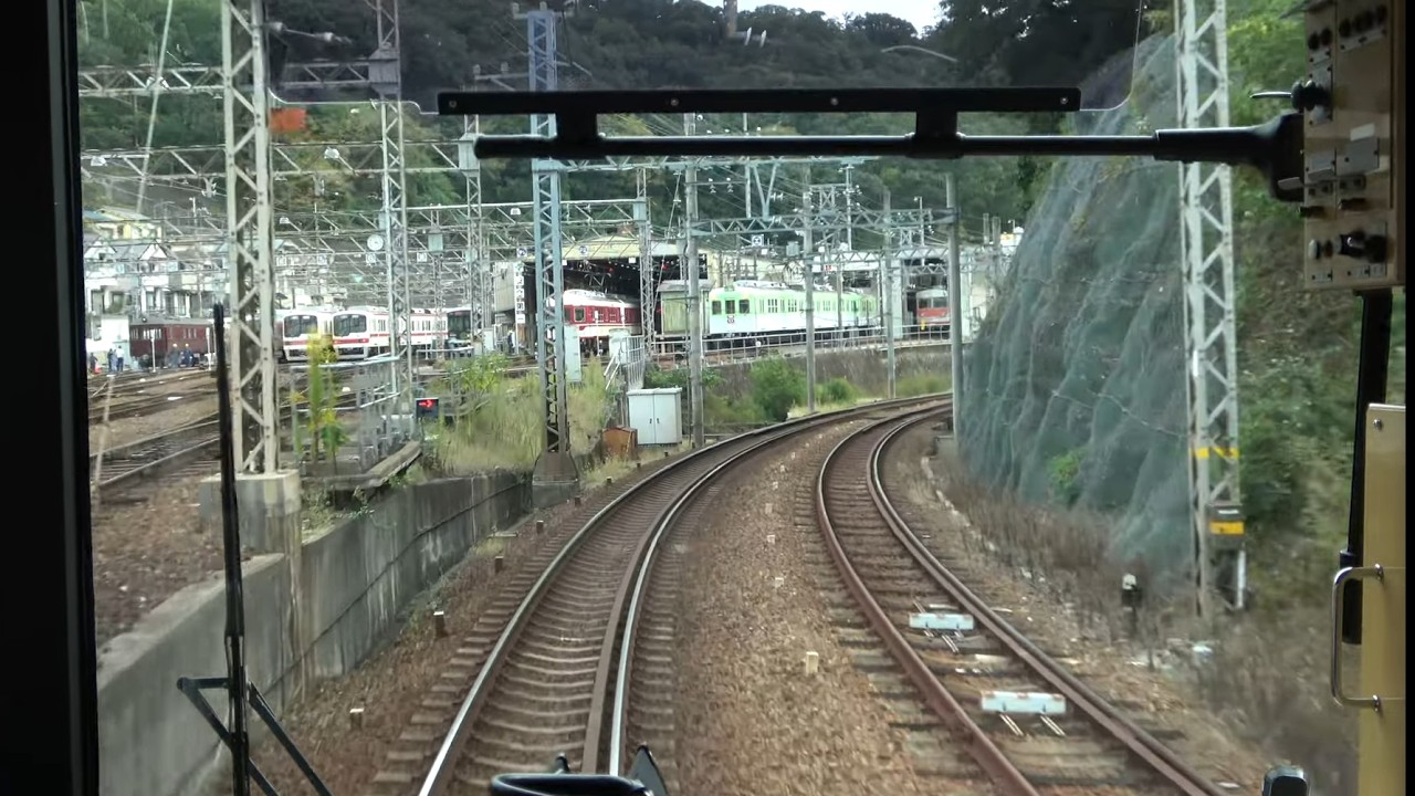 【4K前面展望】神戸電鉄 各駅停車 鈴蘭台 → 新開地｜菊水山駅跡を通過