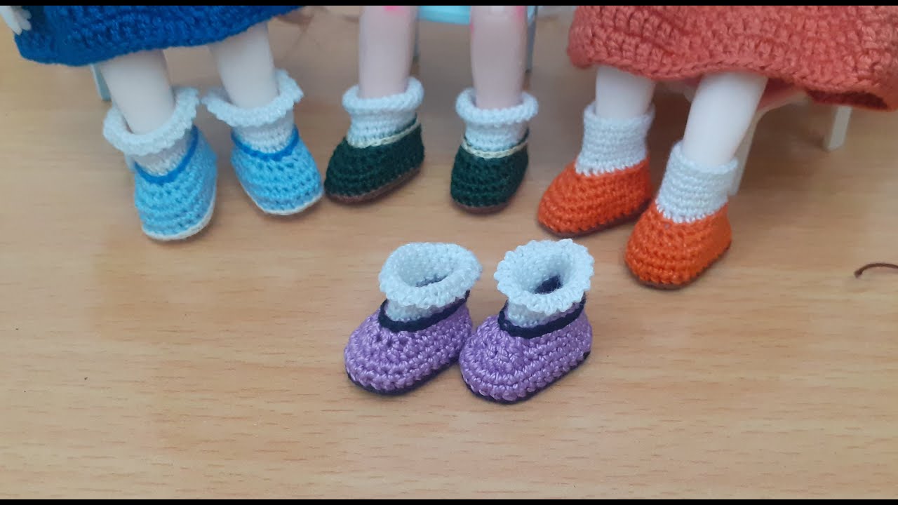 Móc giày kèm vớ (tất) cho búp bê 1/8. Shoes for doll.