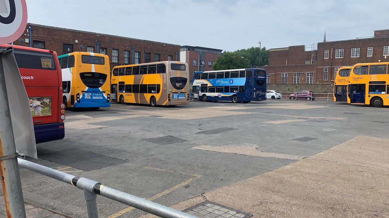 Trains And Buses At Chi Bus Station!
