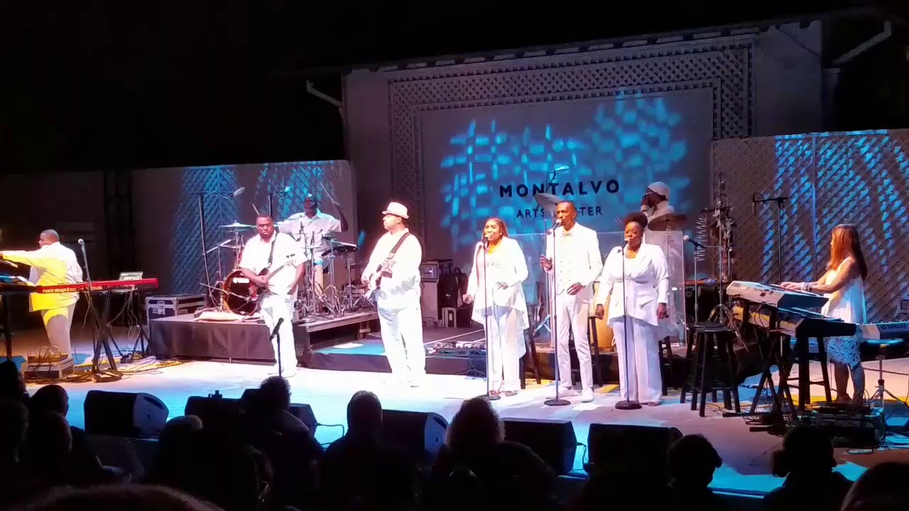 Gladys Knight - Intro + Love Overboard (live Montalvo/Saratoga, Ca) 09/07/2017