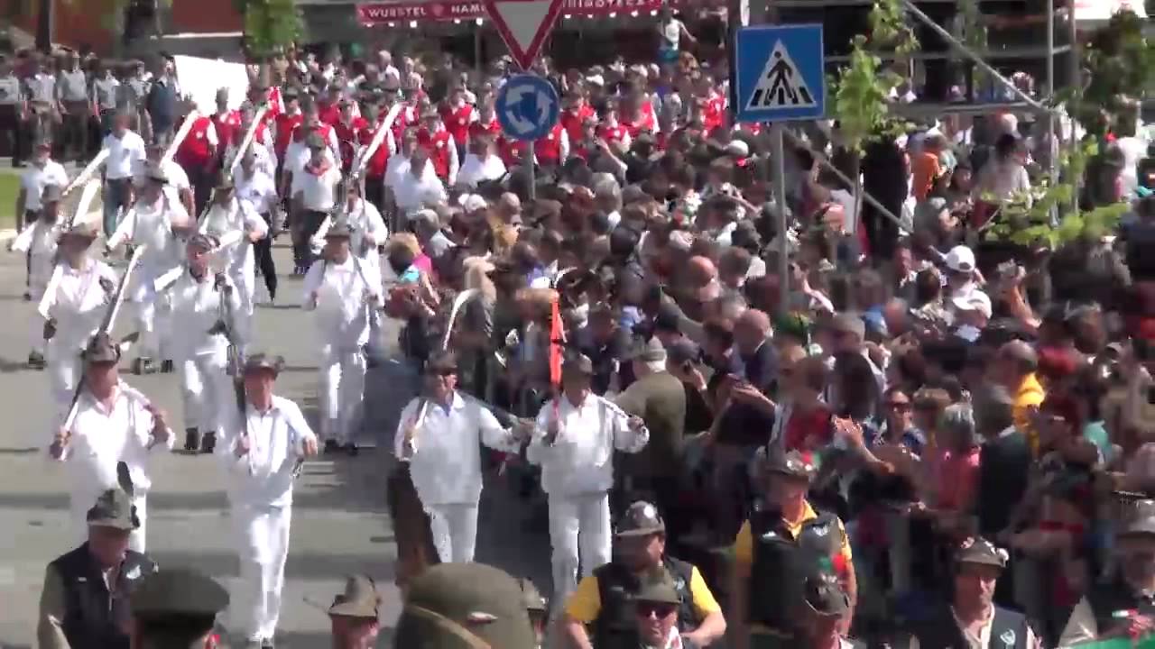 La sfilata dell'88a Adunata Nazionale degli Alpini a L'Aquila