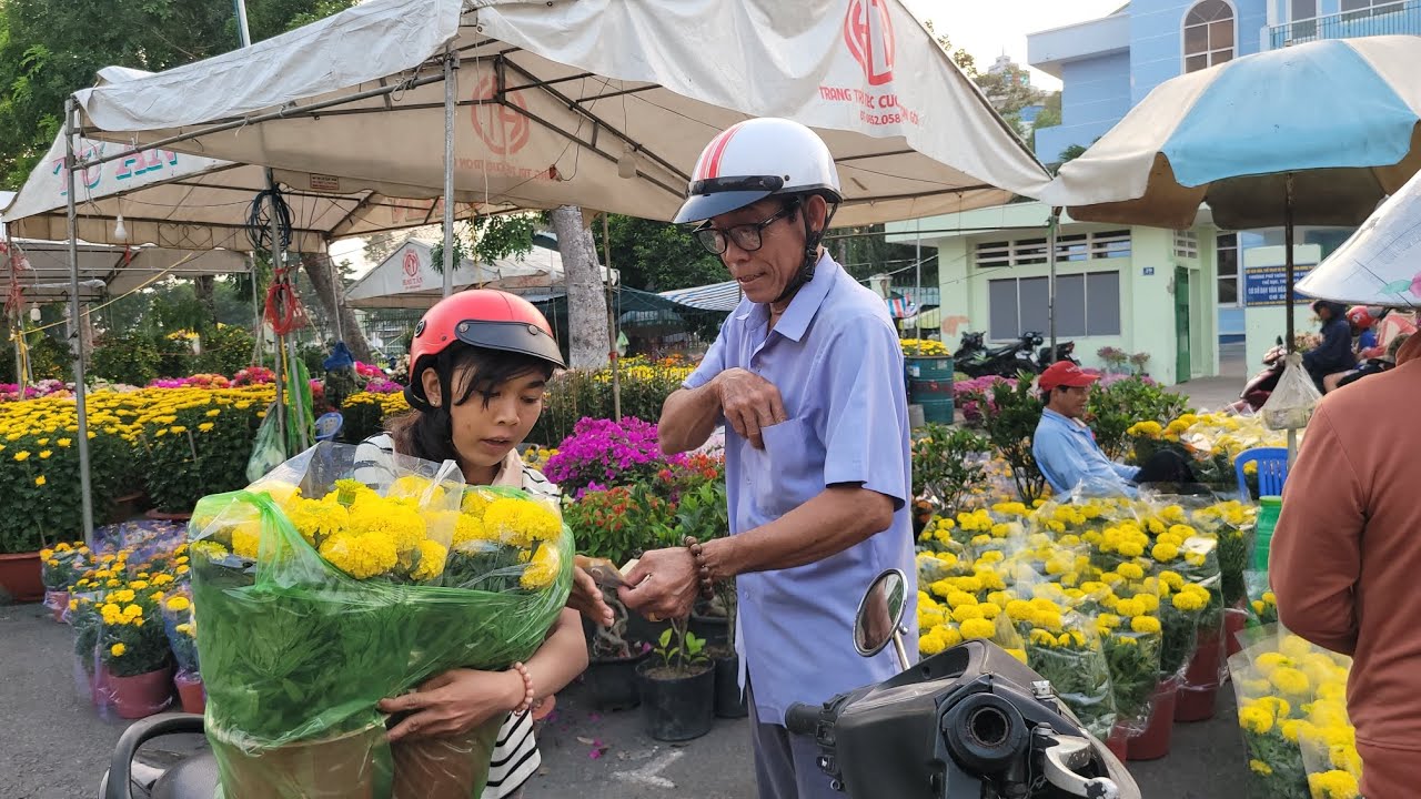 Hoa Tết Giá Rẻ Nông Dân Biết Làm Nghề Gì Để Sống Đây? BÁN Ế QUÁ RỒI