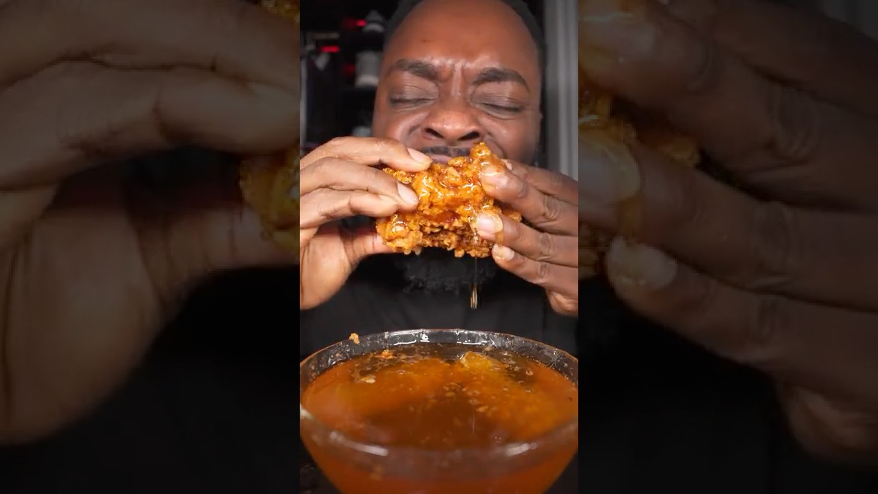 What Happens When You Mix Honeycomb With Fried Chicken?
