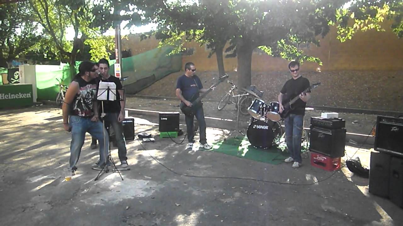 En tu agujero concierto en la feria de malagón 2011