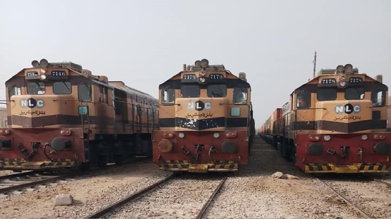 13 In 1 || Pakistan Train Race || Parallel Trains Action Compilation || Rare Collection || Part 4