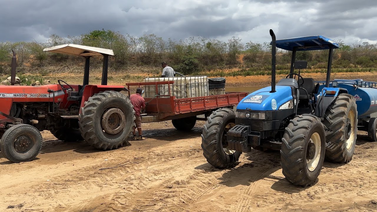 Tratores pegando as últimas águas da barragem do anafê quando agente tava na seca brava
