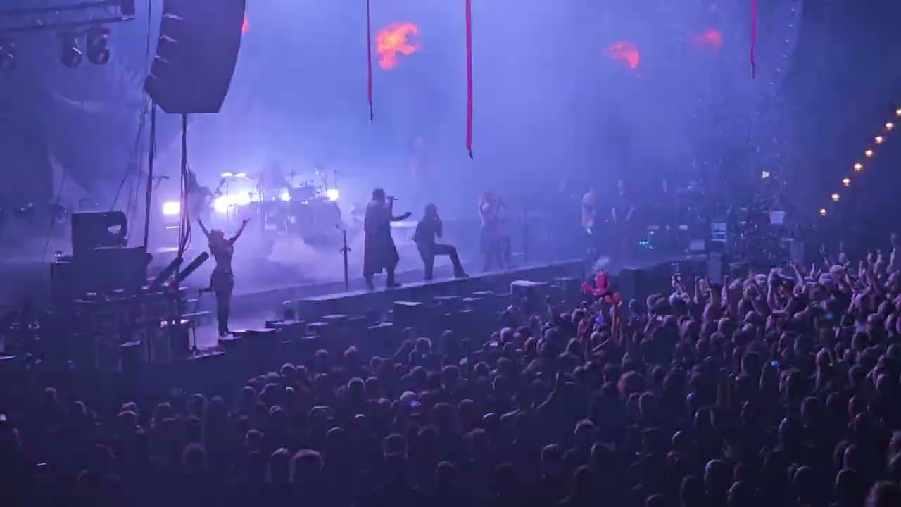 Feuerschwanz feat. Miracle Of Sound - Valhalla Calling - Grugahalle, Essen - 14/12/2024 [4K]