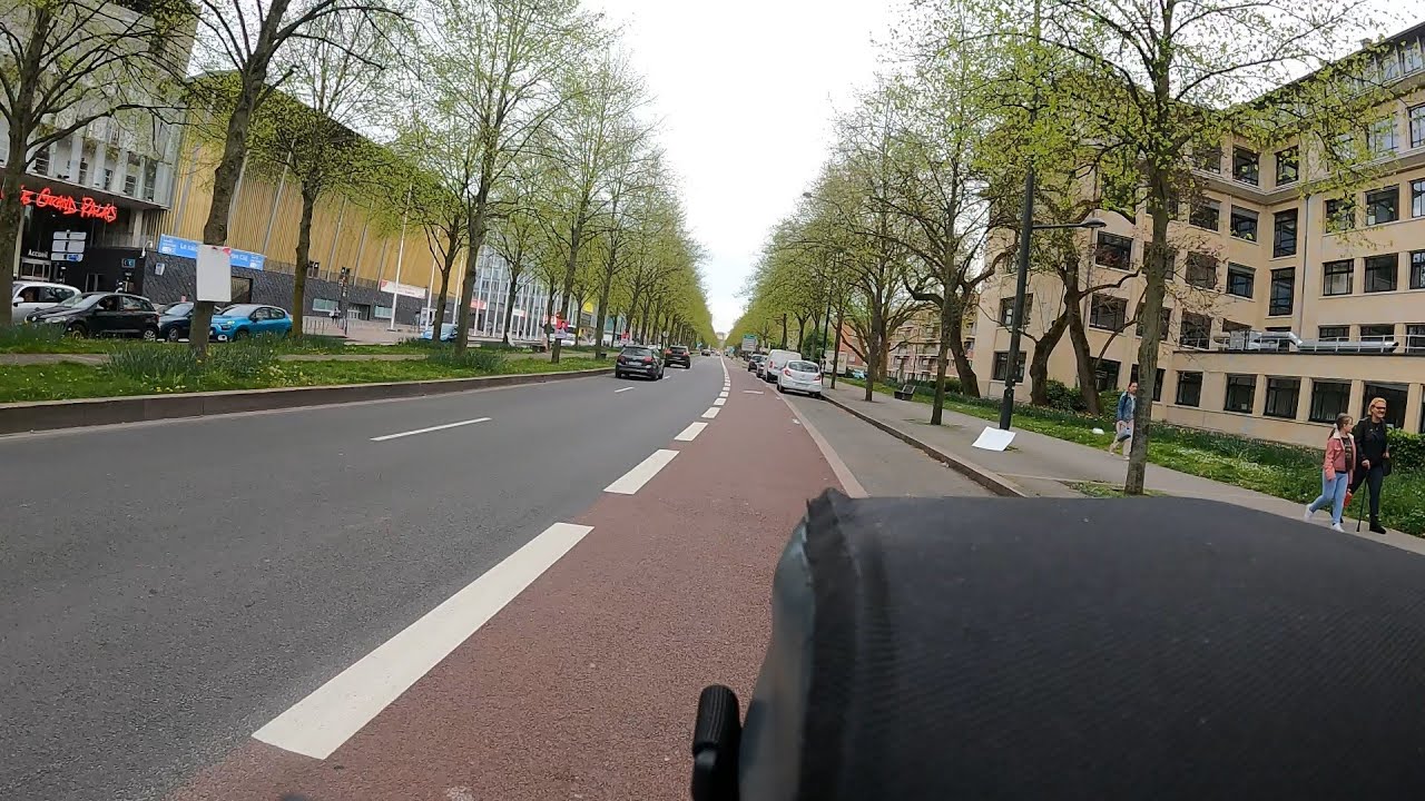 Nomad Mike on a Bike - Lille France - A Lille greeting bicycle ride to Lezennes with Laurent