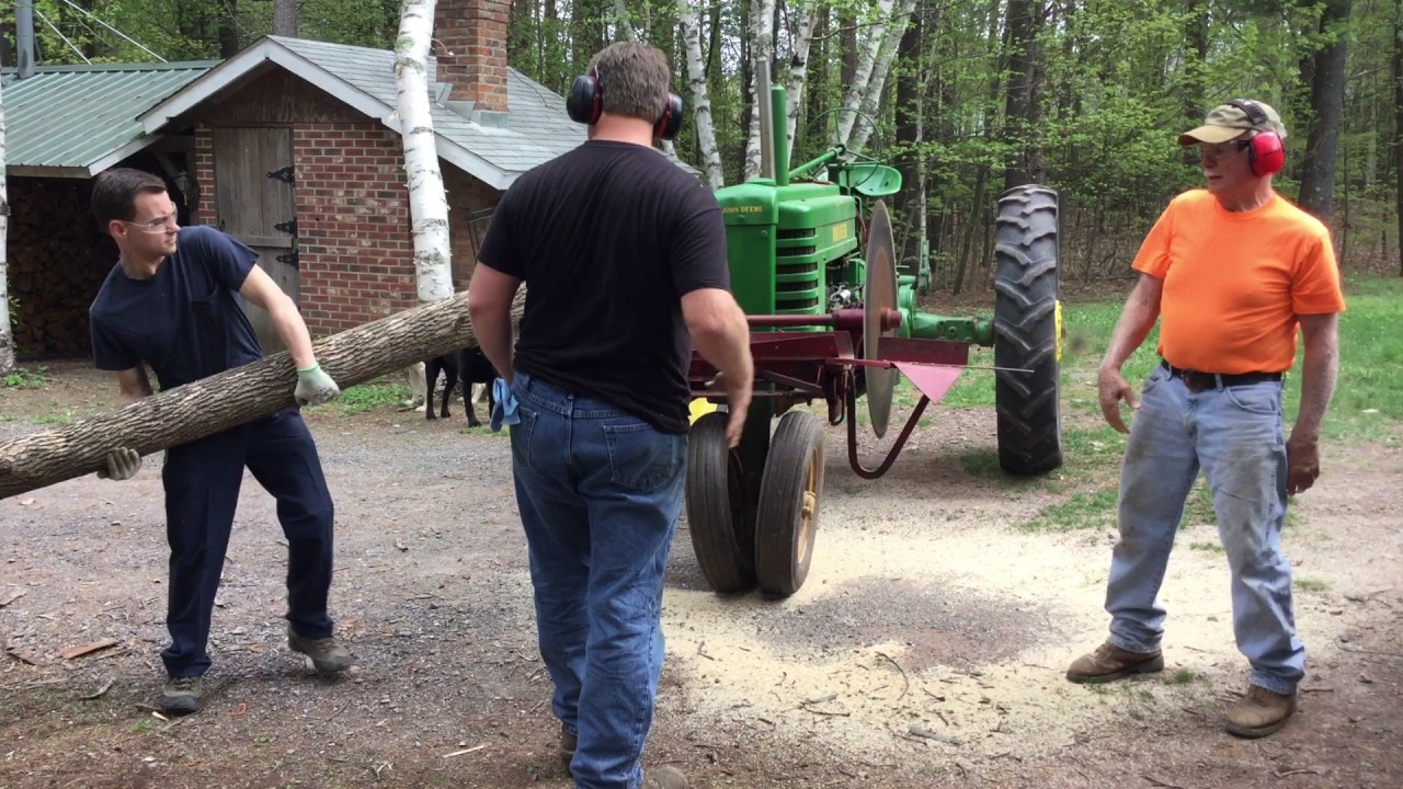 1940 John Deere Model B With Buzzsaw