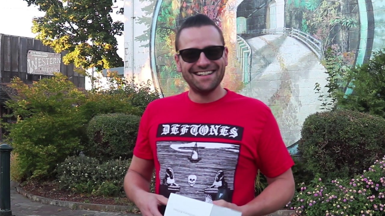 #Enchroma Glasses: Color Blind Artist Sees Artwork for First Time
