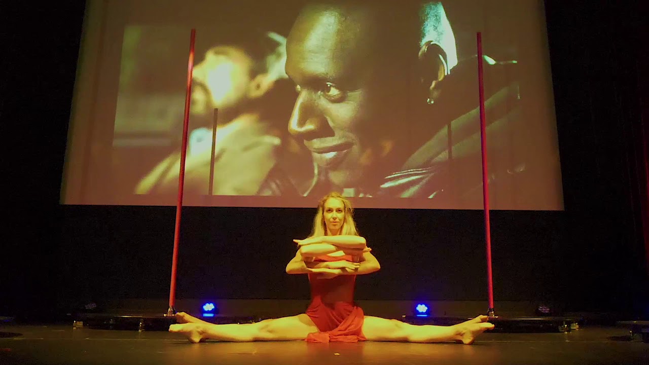 Pole dance duo