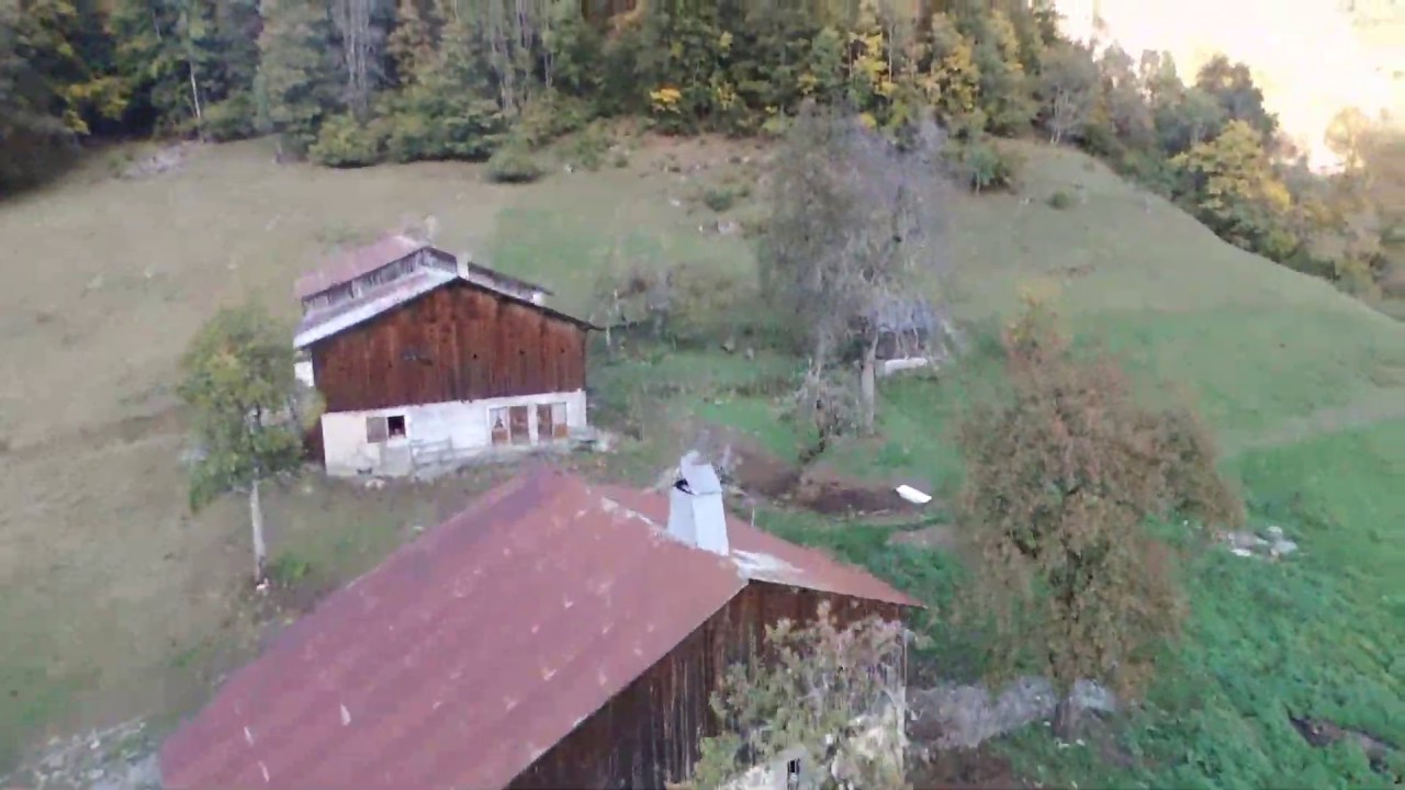 Prise d'images avec drone de la vall&eacute;e du Giffre