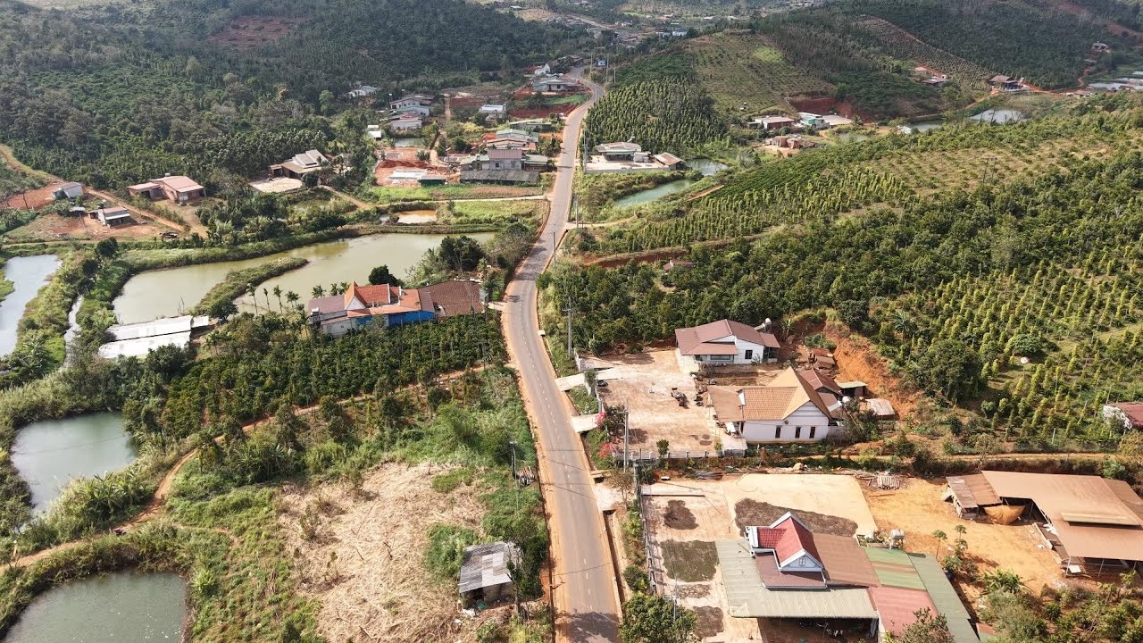 Mới đầu năm chủ đã bị nợ dí mạnh bán gấp lô đất khu vực buôn bán giá rẻ bèo 1.788 m2 sẳn 400 m2 Tc